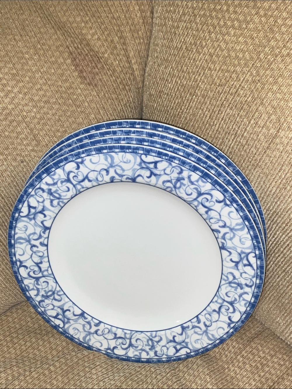 💙EUC Vintage Oneida Blue Scrollwork Rim Porcelain Dinner Plates - 4